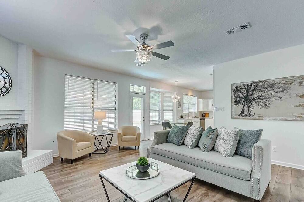 Photo of Bedroom in The Woodlands