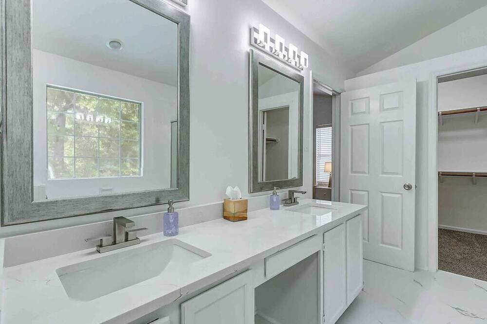Photo of Bathroom in The Woodlands