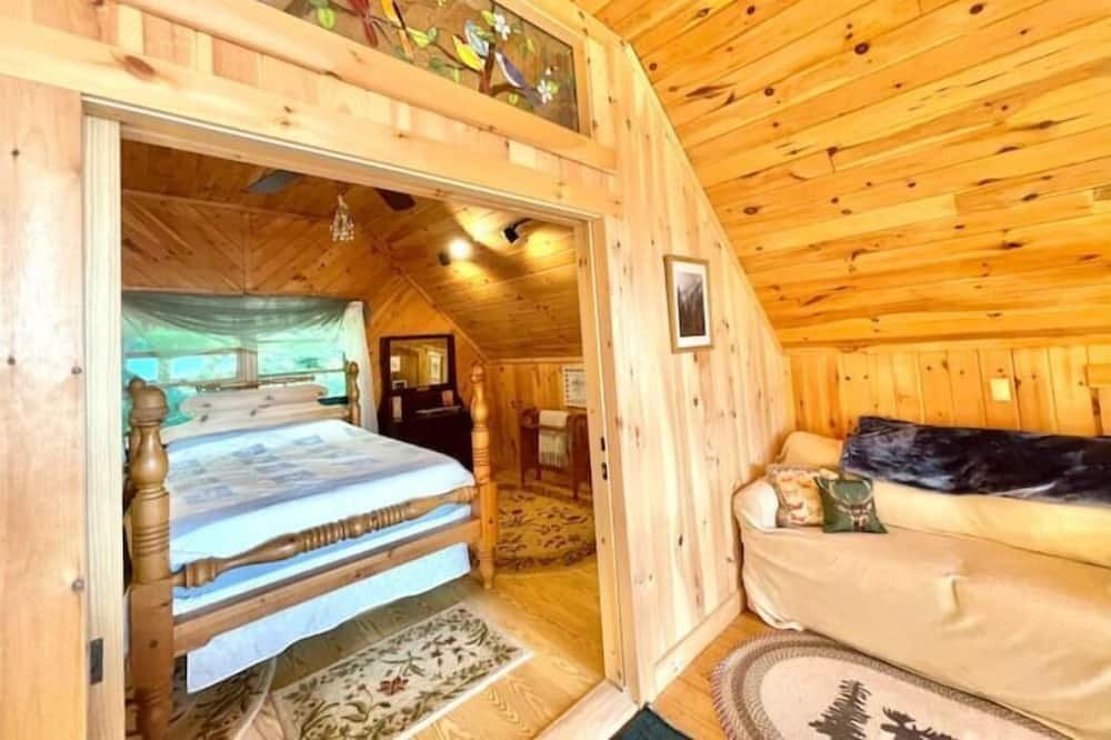 Photo of Bedroom in Clemons