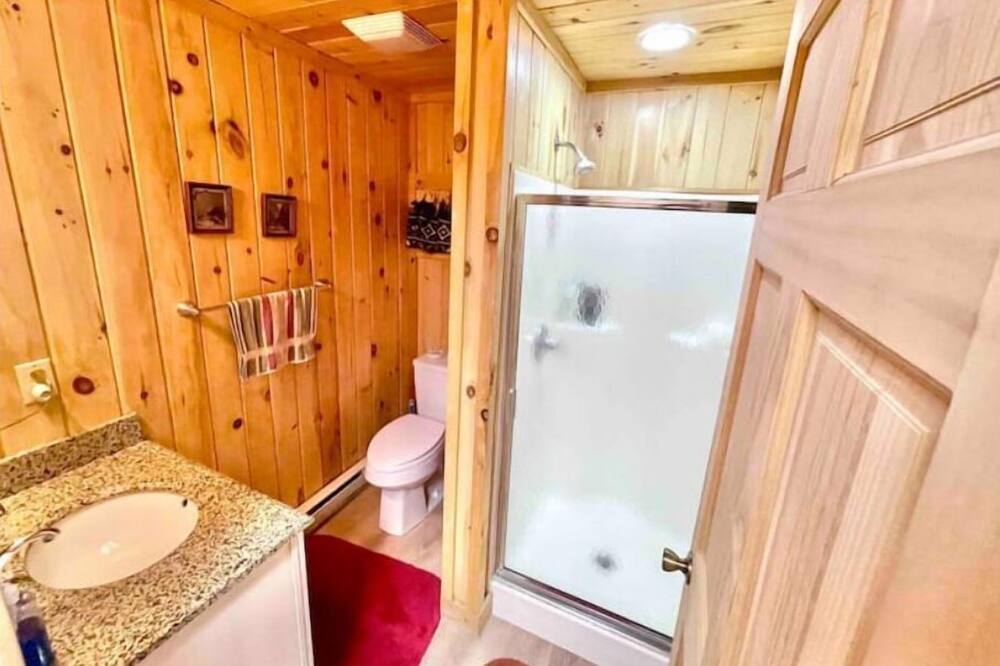 Photo of Bathroom in Clemons