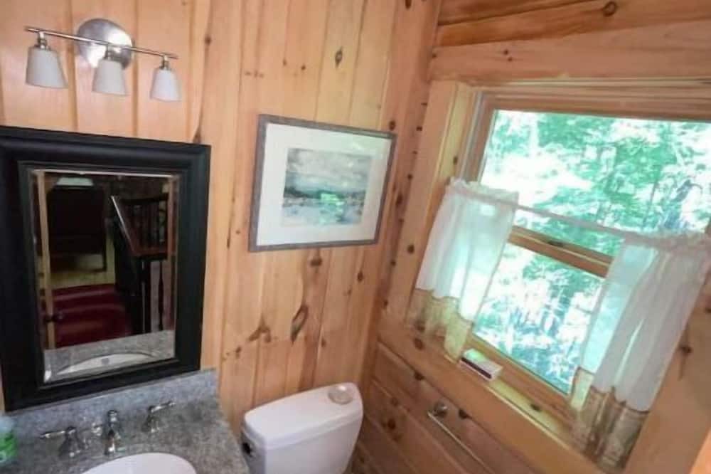 Photo of Bathroom in Clemons