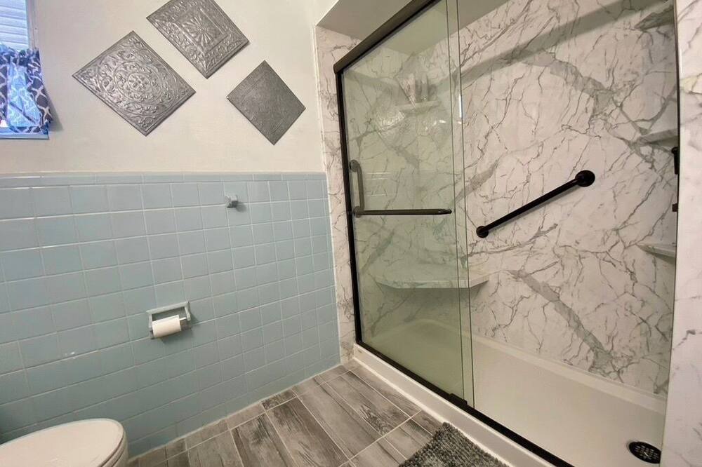 Photo of Bathroom in Belle Vista