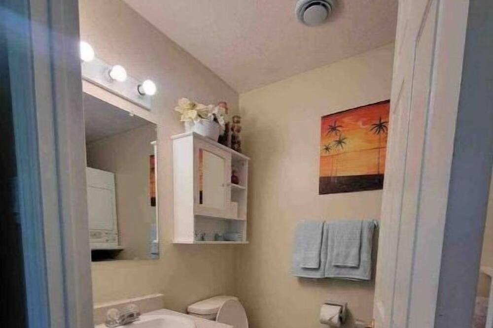 Photo of Bathroom in Cormierville
