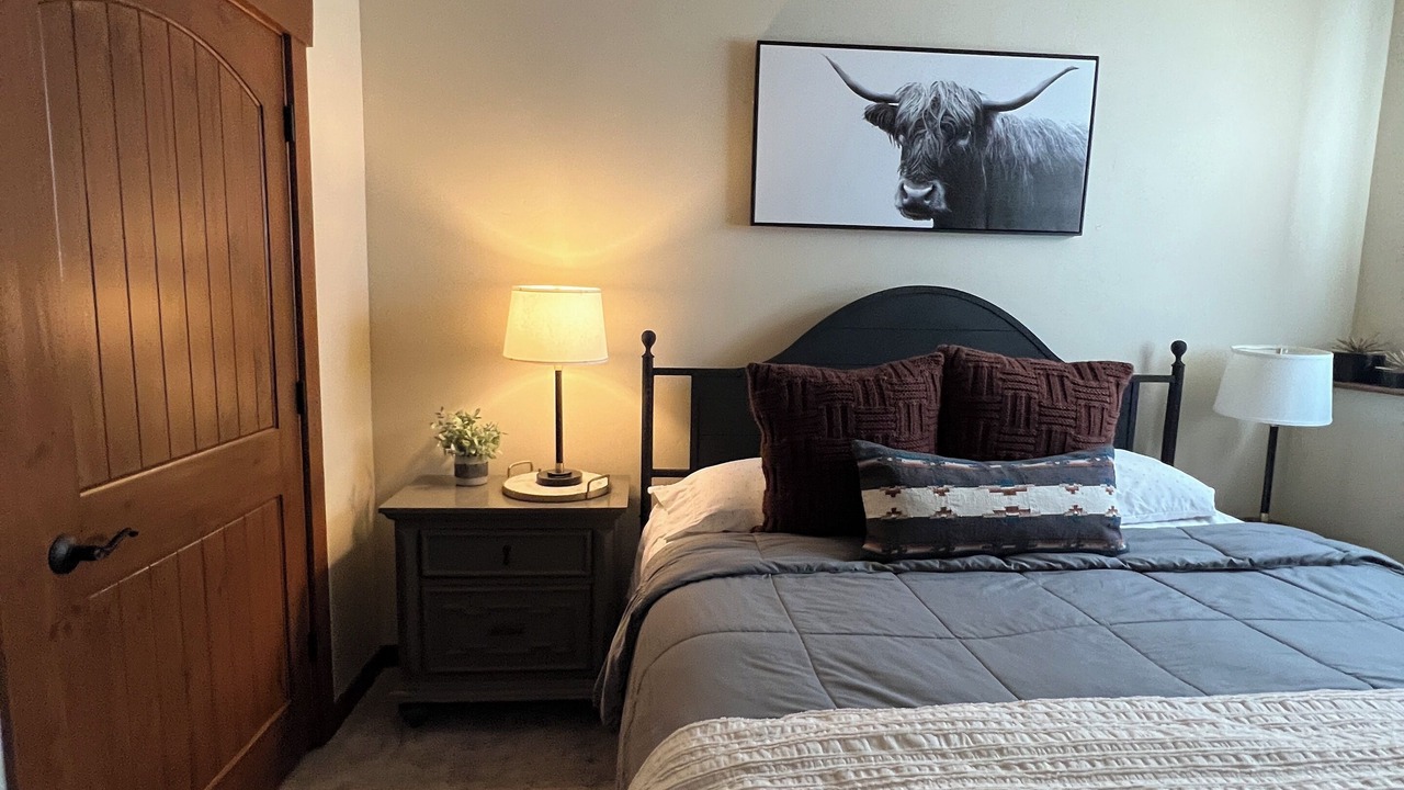 Photo of Bedroom in Parachute