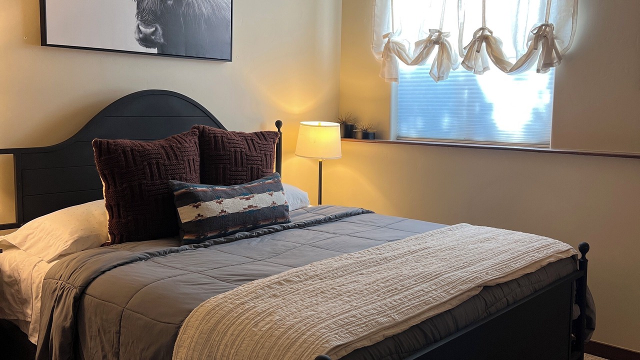 Photo of Bedroom in Parachute