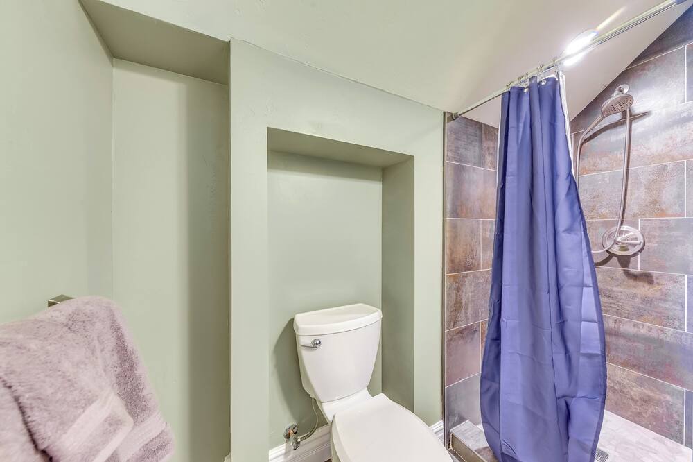 Photo of Bathroom in Alamogordo