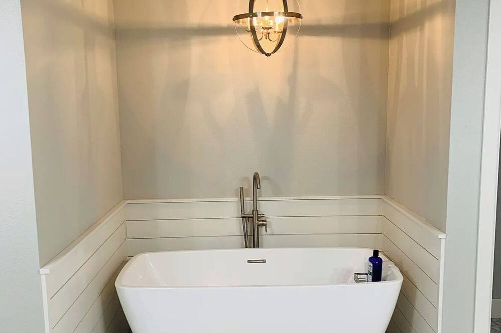 Photo of Bathroom in Pryor