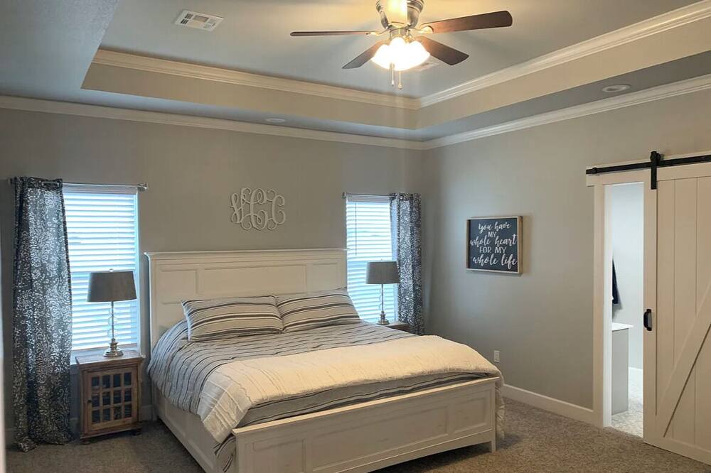 Photo of Bedroom in Pryor