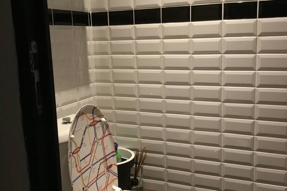Photo of Bathroom in Four