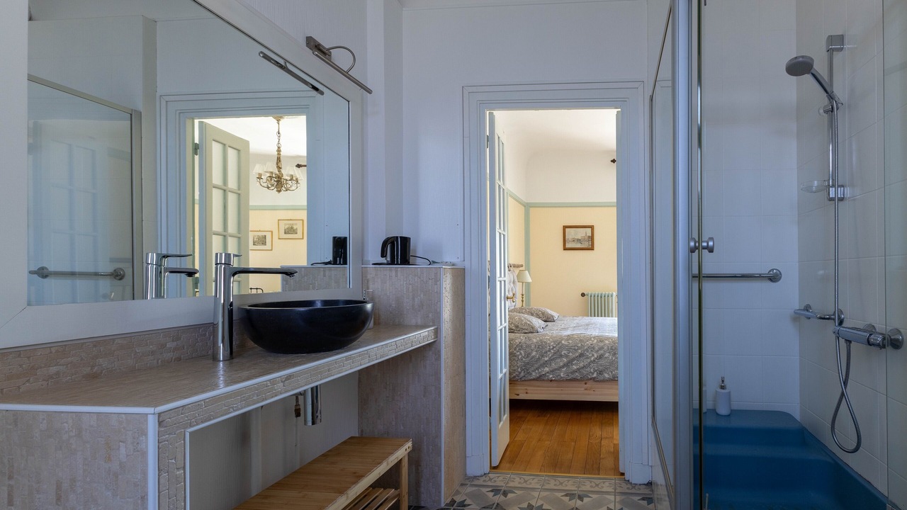 Photo of Bathroom in Courpiere