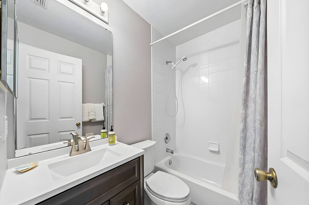Photo of Bathroom in Bridgewater Crossing