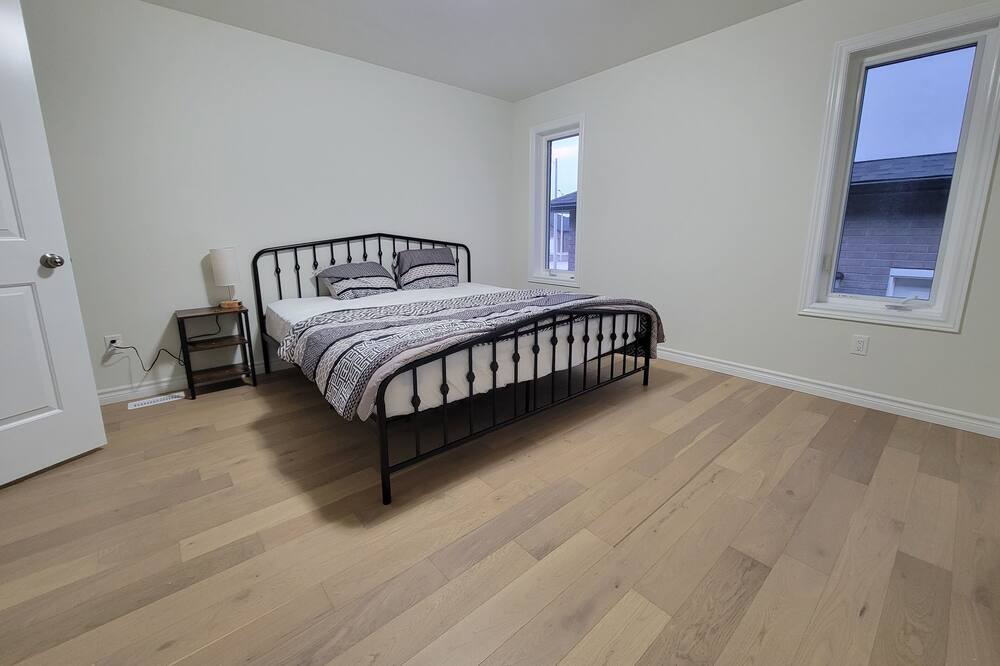 Photo of Bedroom in Lakeshore
