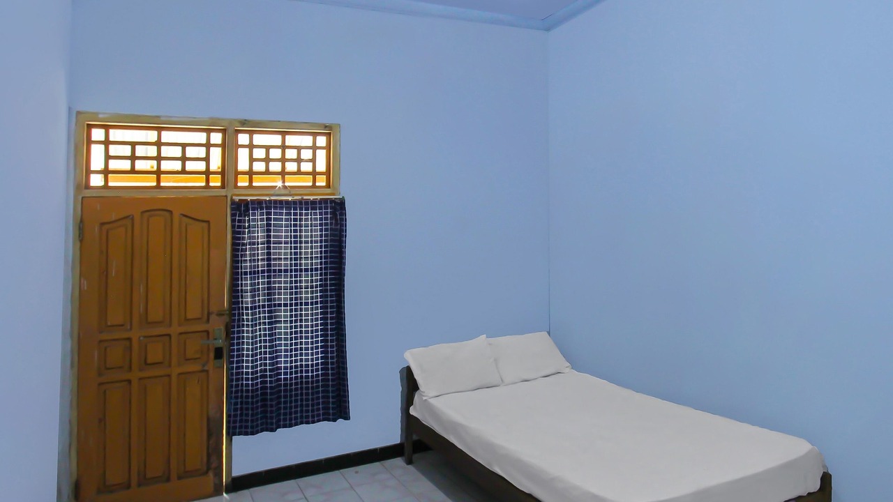 Photo of Bedroom in Selong Belanak