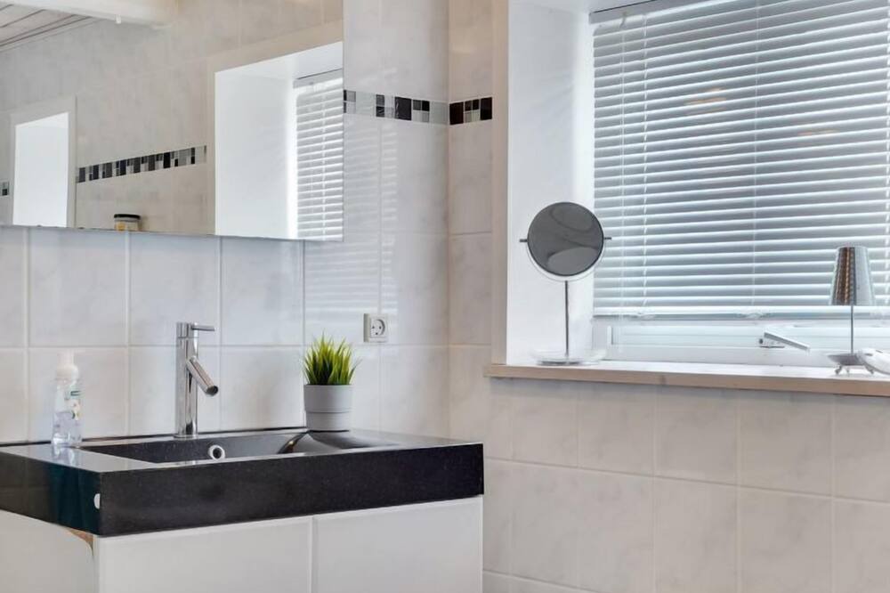 Photo of Bathroom in Ballum