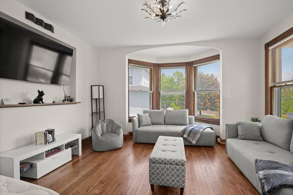 Photo of Livingroom in Naugatuck