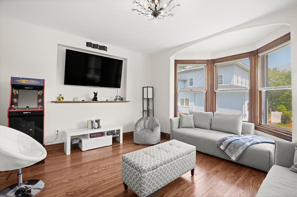 Photo of Livingroom in Naugatuck