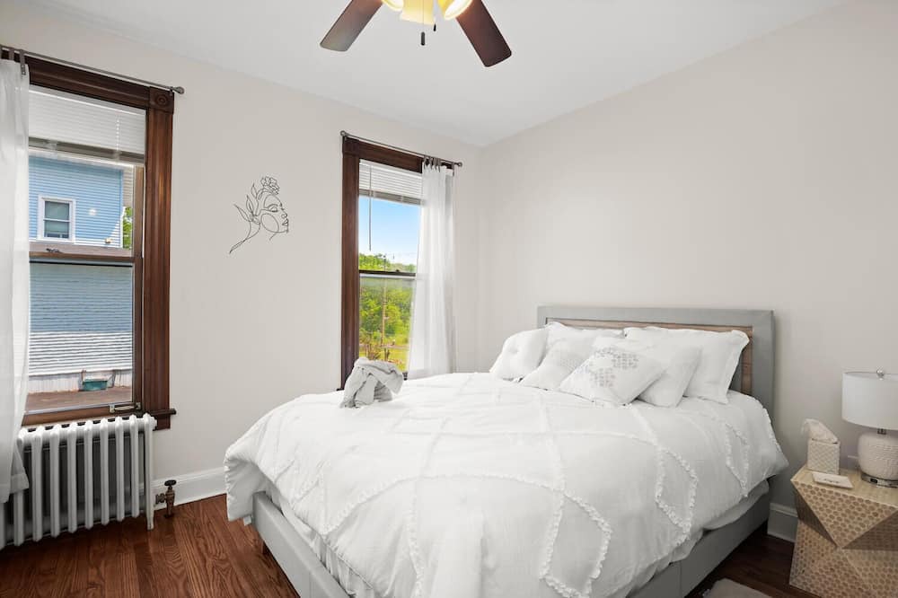 Photo of Bedroom in Naugatuck