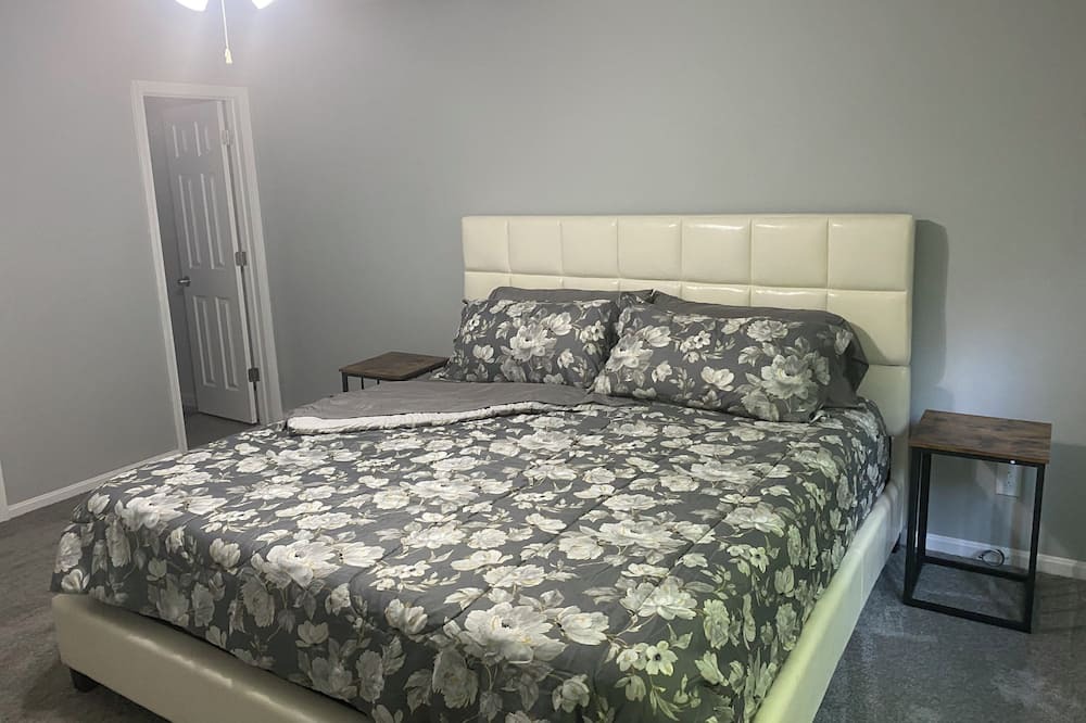 Photo of Bedroom in Lyndhurst