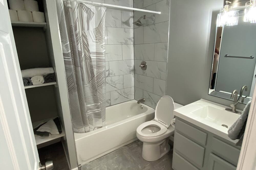Photo of Bathroom in Lyndhurst