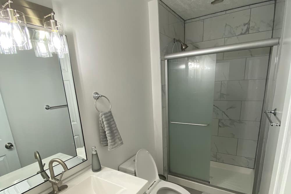 Photo of Bathroom in Lyndhurst