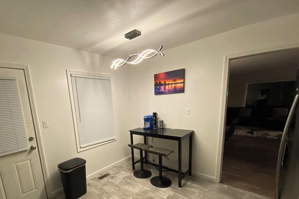 Photo of Others in Lyndhurst