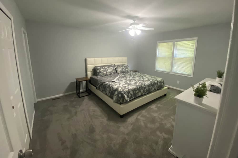 Photo of Bedroom in Lyndhurst
