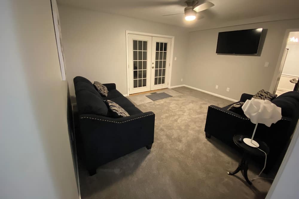 Photo of Others in Lyndhurst