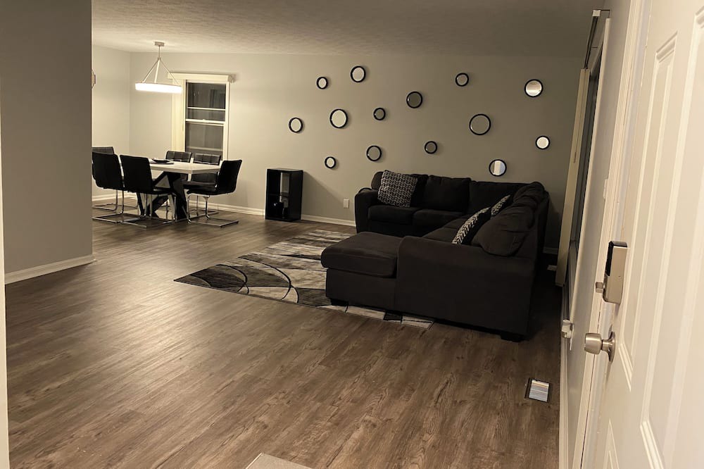 Photo of Others in Lyndhurst