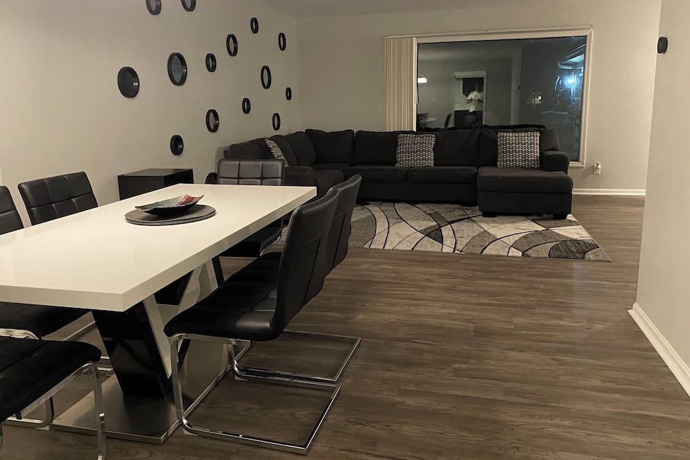 Photo of Others in Lyndhurst