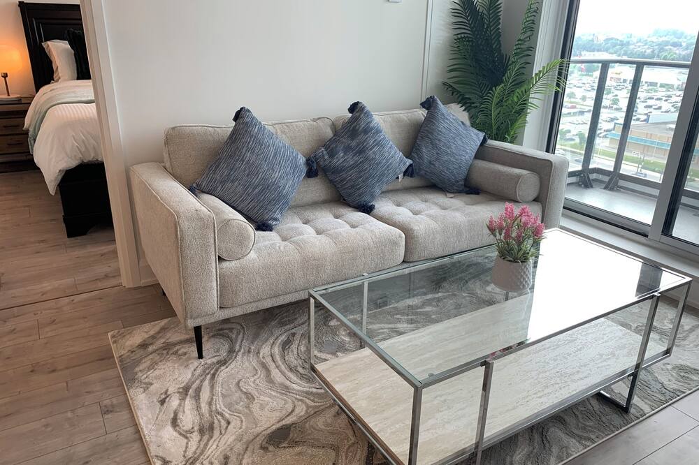 Photo of Livingroom in Unionville