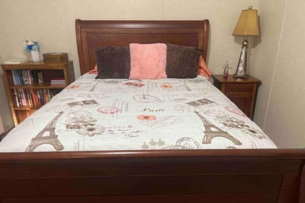 Photo of Bedroom in Orange