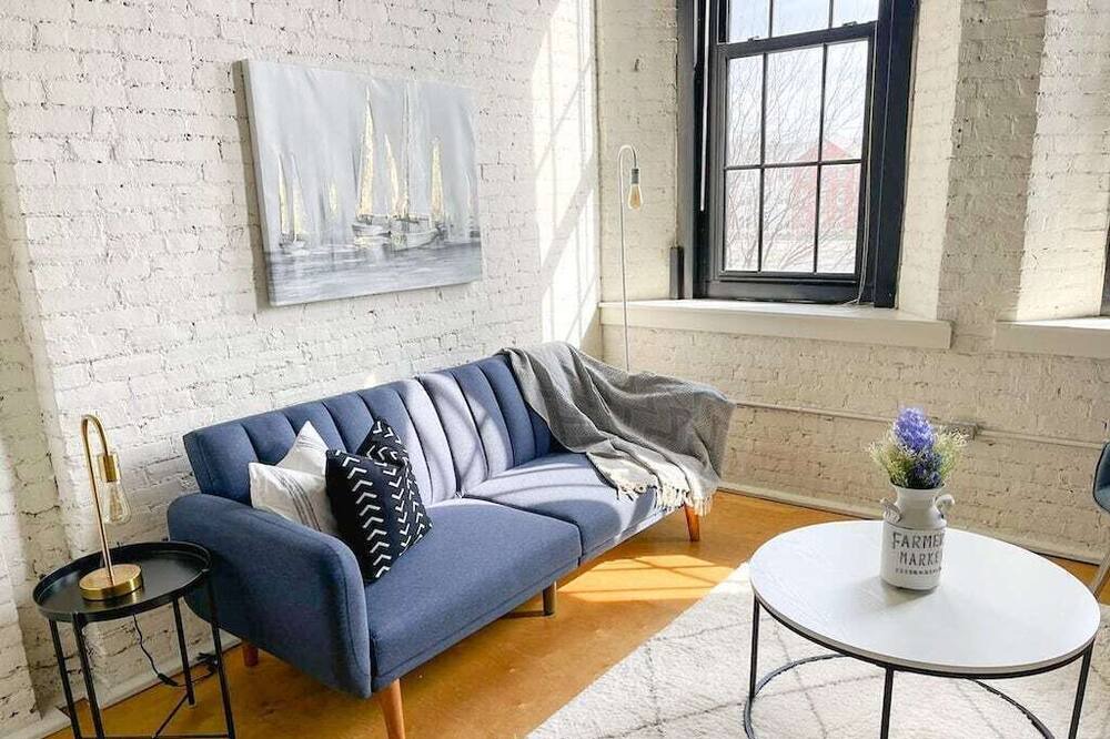Photo of Livingroom in Smoketown Jackson