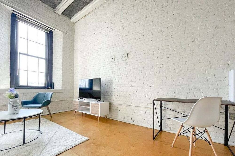 Photo of Livingroom in Smoketown Jackson