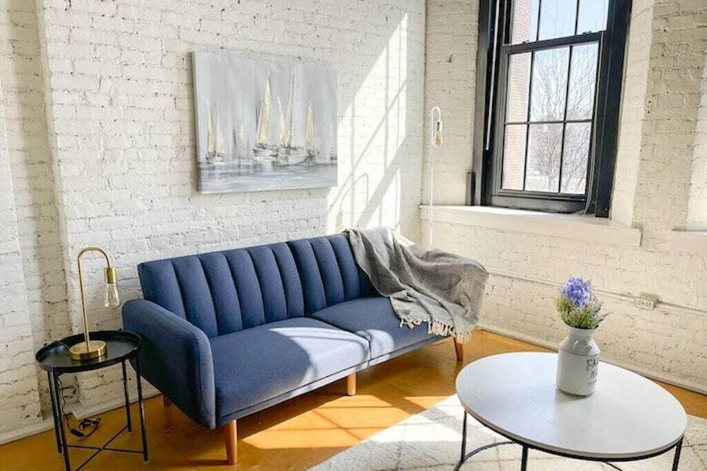 Photo of Livingroom in Smoketown Jackson