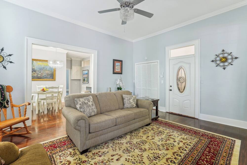 Photo of Livingroom in Jefferson