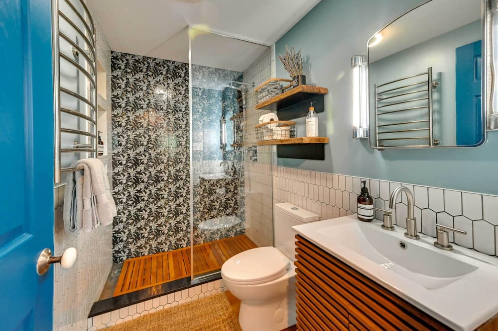 Photo of Bathroom in Marble Dale