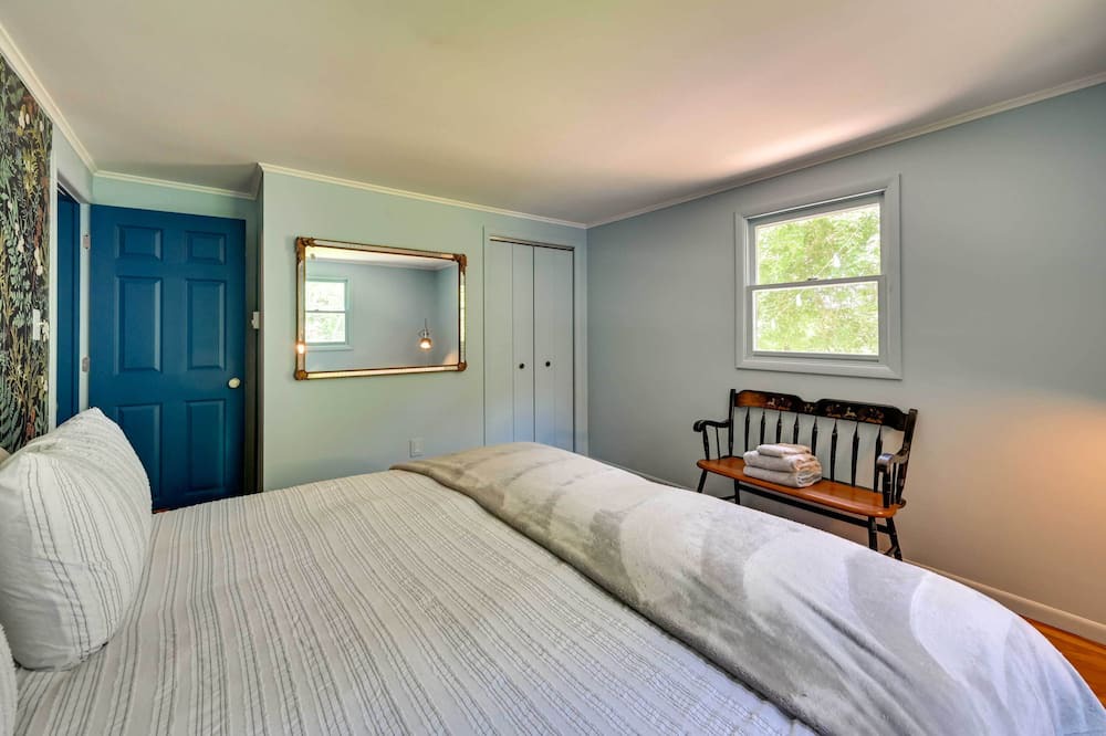 Photo of Bedroom in Marble Dale