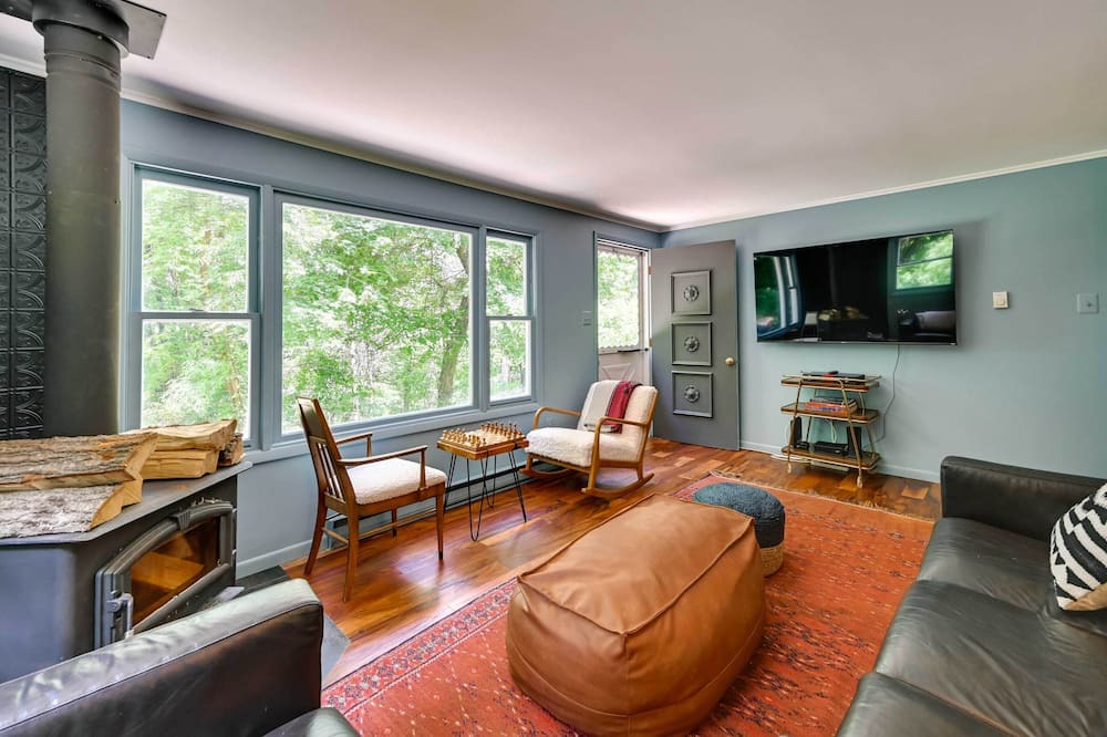 Photo of Bedroom in Marble Dale