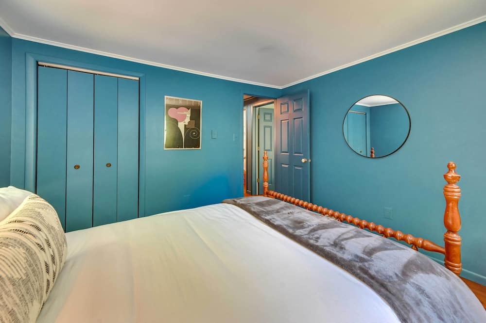 Photo of Bedroom in Marble Dale