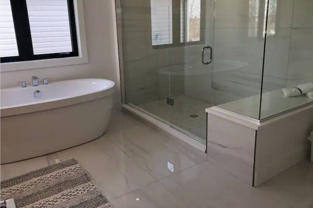 Photo of Bathroom in Middlesex Centre