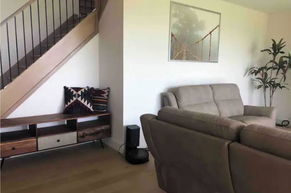 Photo of Livingroom in Middlesex Centre