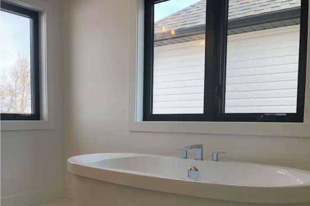 Photo of Bathroom in Middlesex Centre