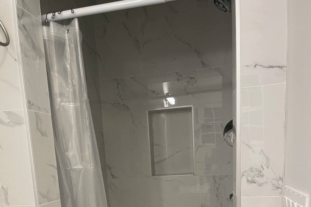 Photo of Bathroom in Saint Claude