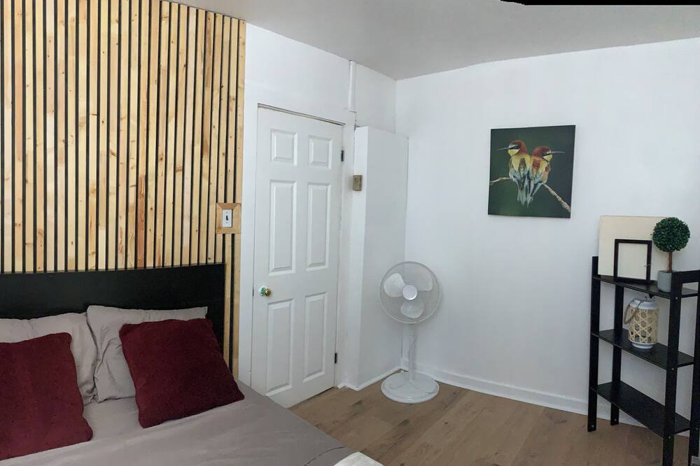 Photo of Bedroom in Oak Point