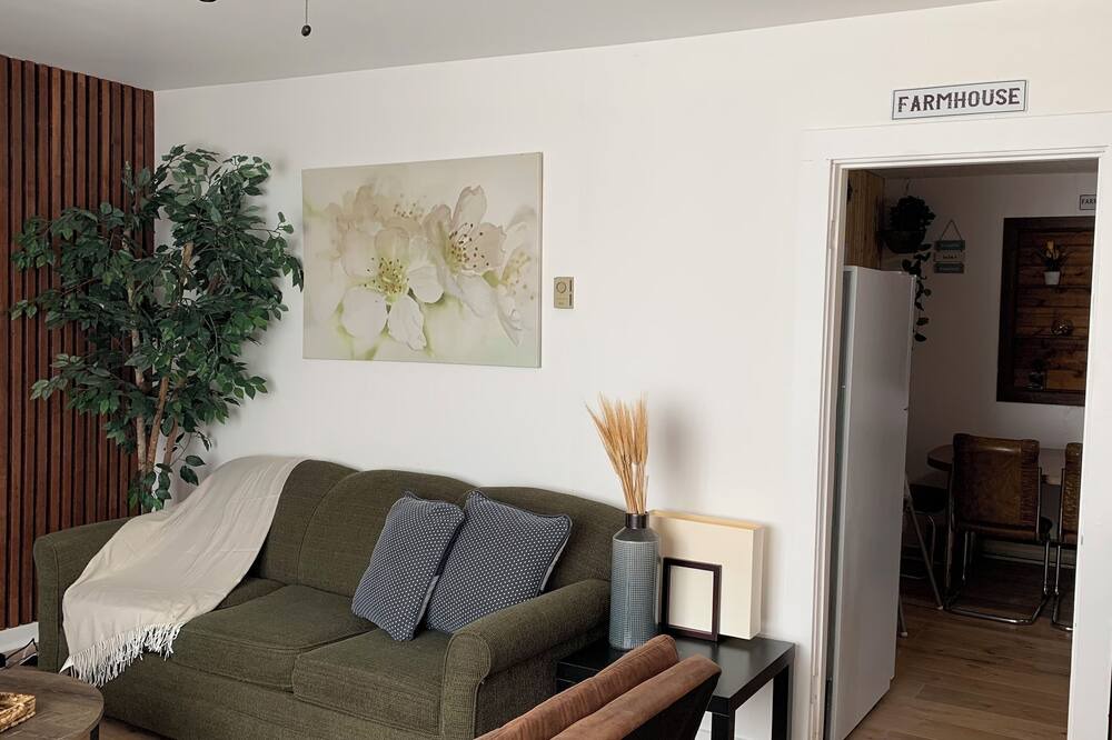 Photo of Livingroom in Oak Point