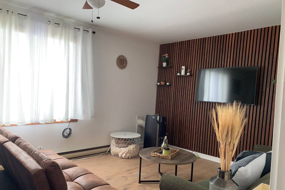 Photo of Livingroom in Oak Point