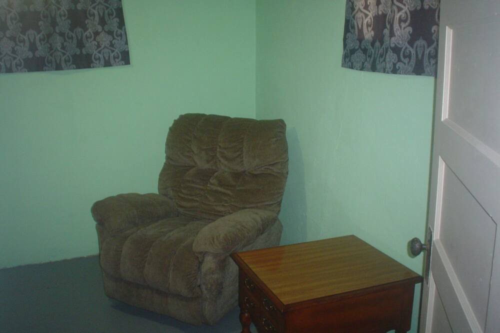 Photo of Livingroom in Jetmore