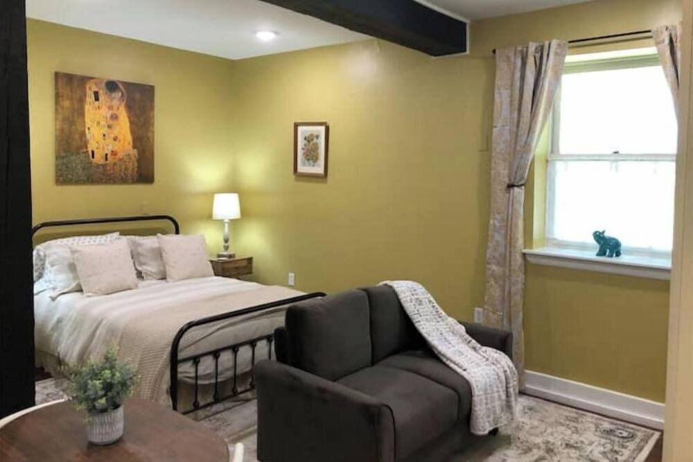 Photo of Bedroom in Hammondsport