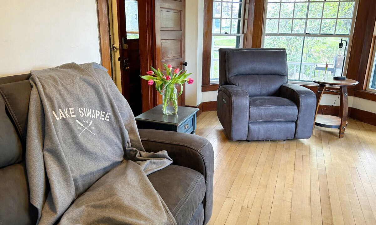 Photo of Livingroom in Sunapee