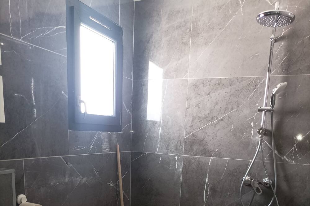 Photo of Bathroom in Ribaute-les-Tavernes
